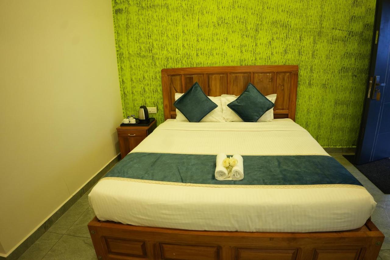 Vaga Mist Resort Vagamon Idukki Extérieur photo