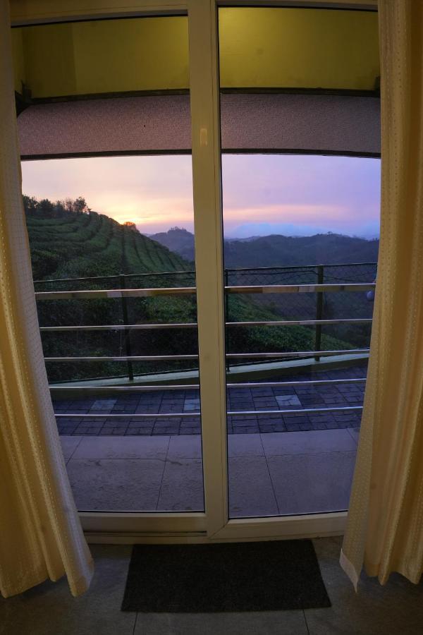 Vaga Mist Resort Vagamon Idukki Extérieur photo