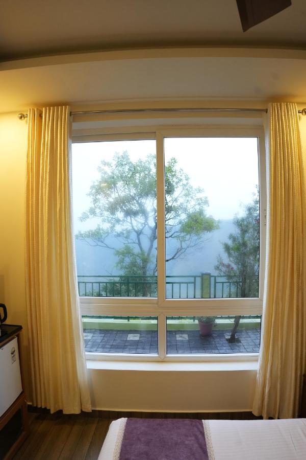 Vaga Mist Resort Vagamon Idukki Extérieur photo