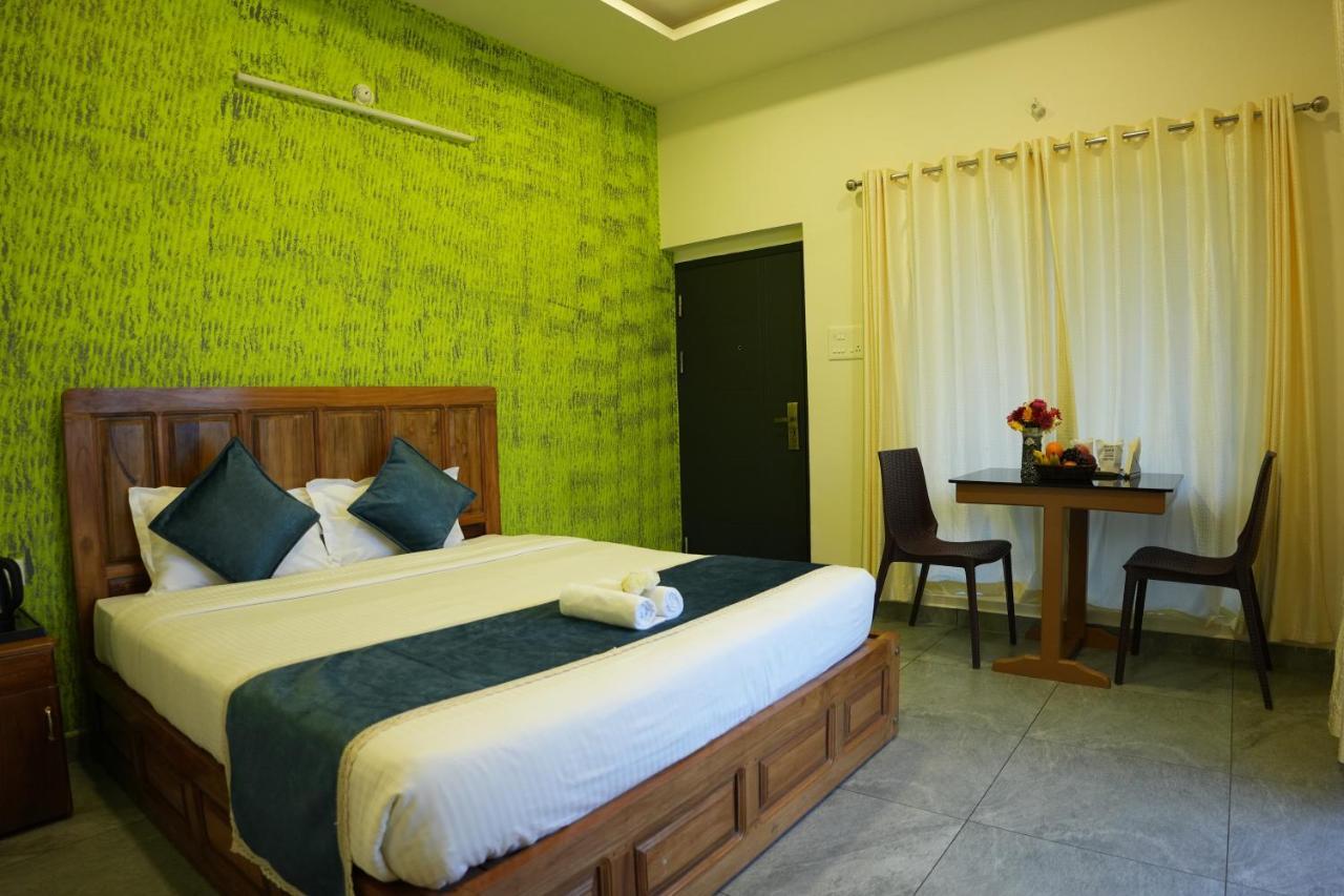 Vaga Mist Resort Vagamon Idukki Extérieur photo