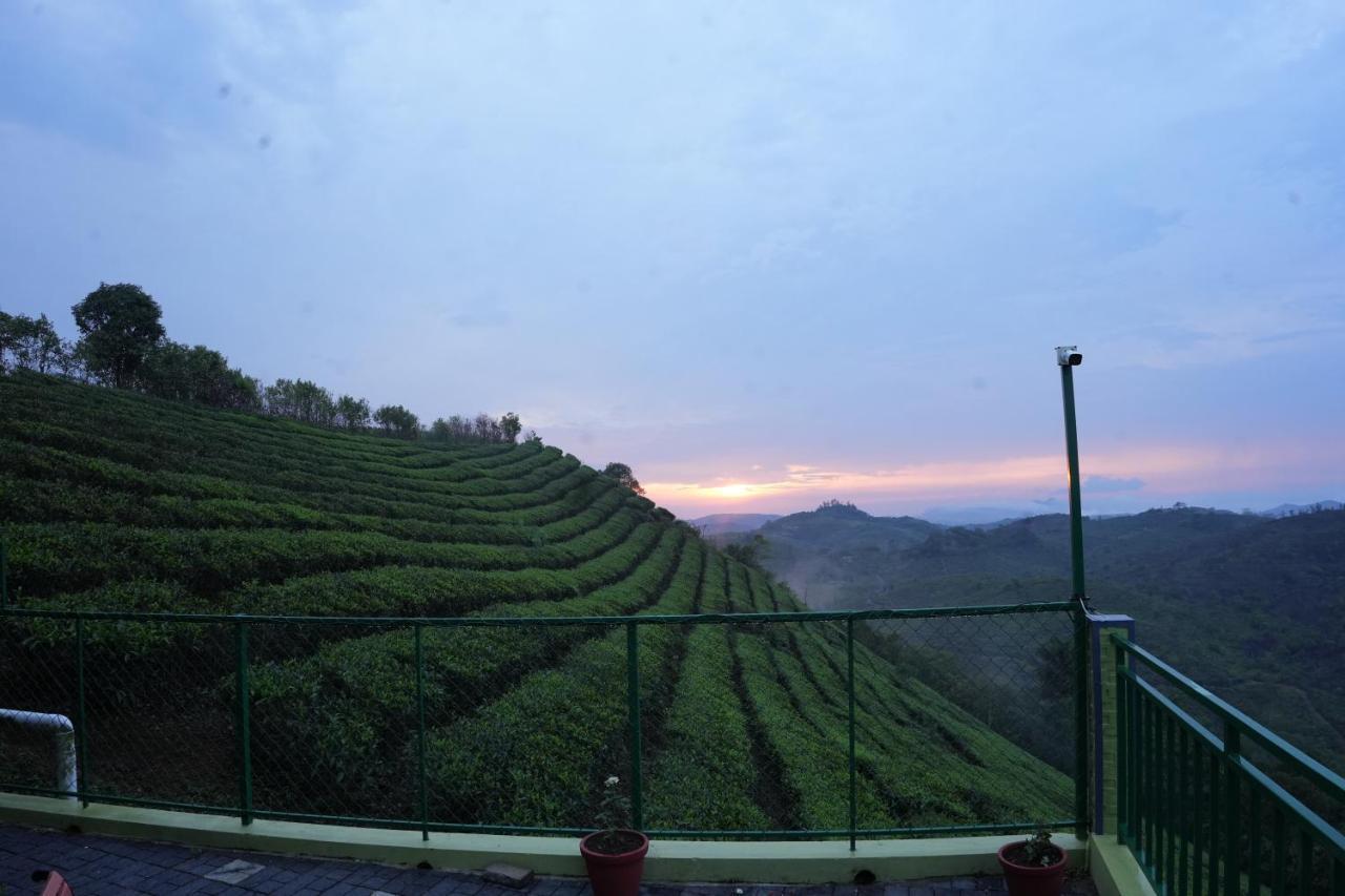 Vaga Mist Resort Vagamon Idukki Extérieur photo